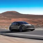 Découvrez la performance d'une Tesla sur les routes sinueuses menant au majestueux volcan de La Réunion. Profitez d'une conduite fluide, silencieuse et écologique tout en admirant les paysages spectaculaires de l'île.